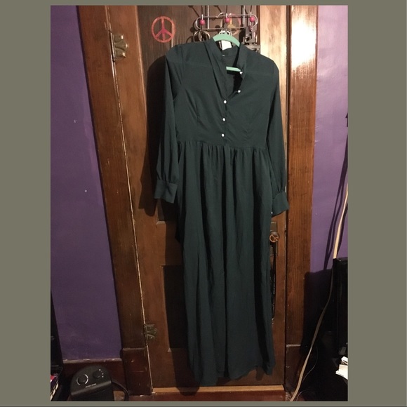 Dresses & Skirts - 🍂 Dark Green witchy maxi dress 🍂